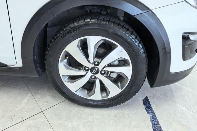 Kia KX CROSS 2019 1.6 L AT VI — фото 6