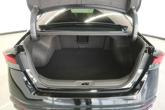 Nissan Teana 2022 2.0 L XL-TLS — фото 17