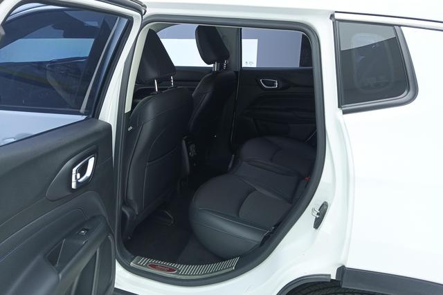 Jeep Compass 2021 220 T — фото 15