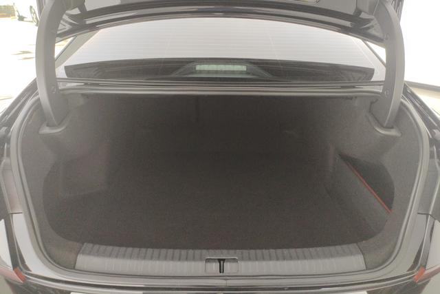 Volkswagen Passat 2024 380 TSI — фото 17