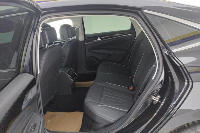 Volkswagen Passat 2024 380 TSI — фото 16