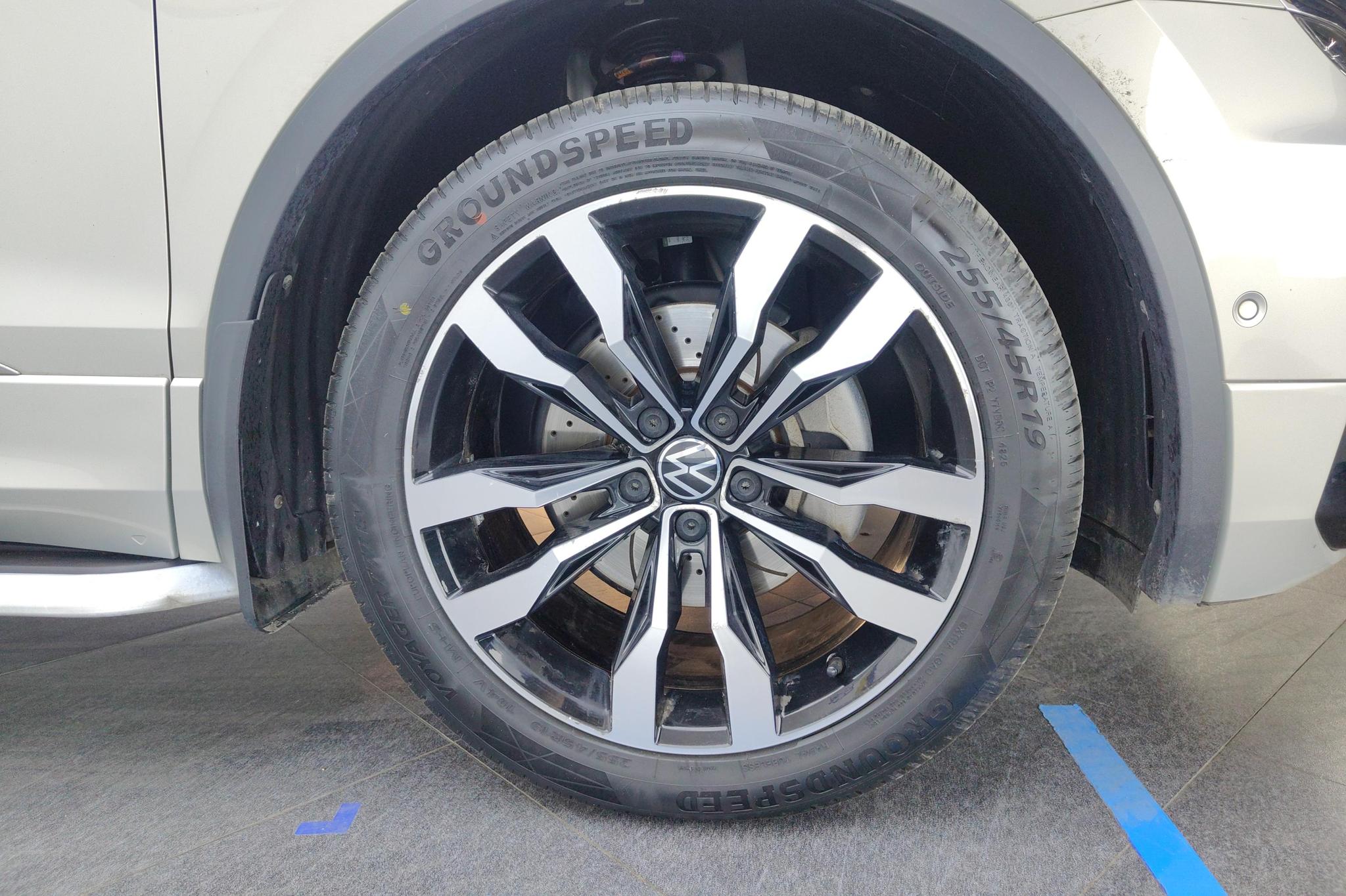 Volkswagen Tiguan L L 2021 330TSI AT R-Line Flagship