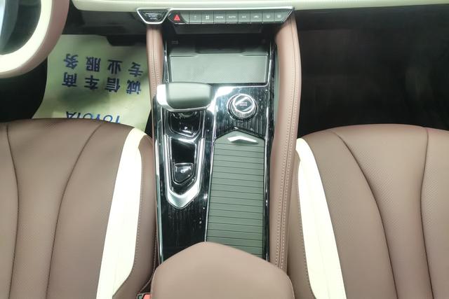 Geely Monjaro (Xingyue L) — фото 14