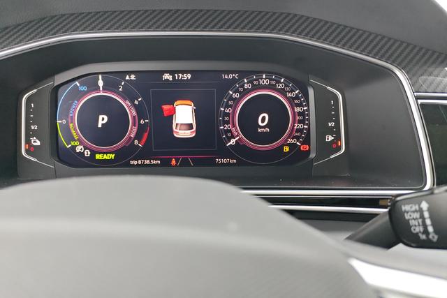 Volkswagen Tiguan L Plug-in Hybrid 2022 — фото 12
