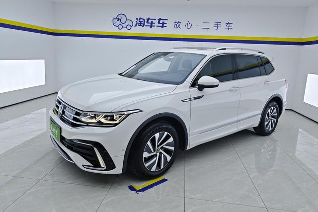 Volkswagen Tiguan L Plug-in Hybrid 2022 — фото 1