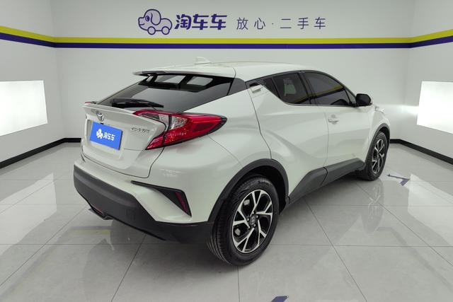 Toyota C-HR 2018 2.0 L VI — фото 4