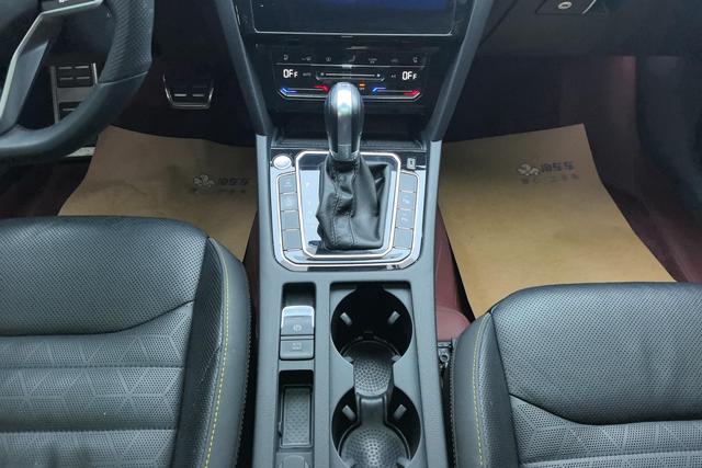 Volkswagen CC 2021 380 TSI — фото 14