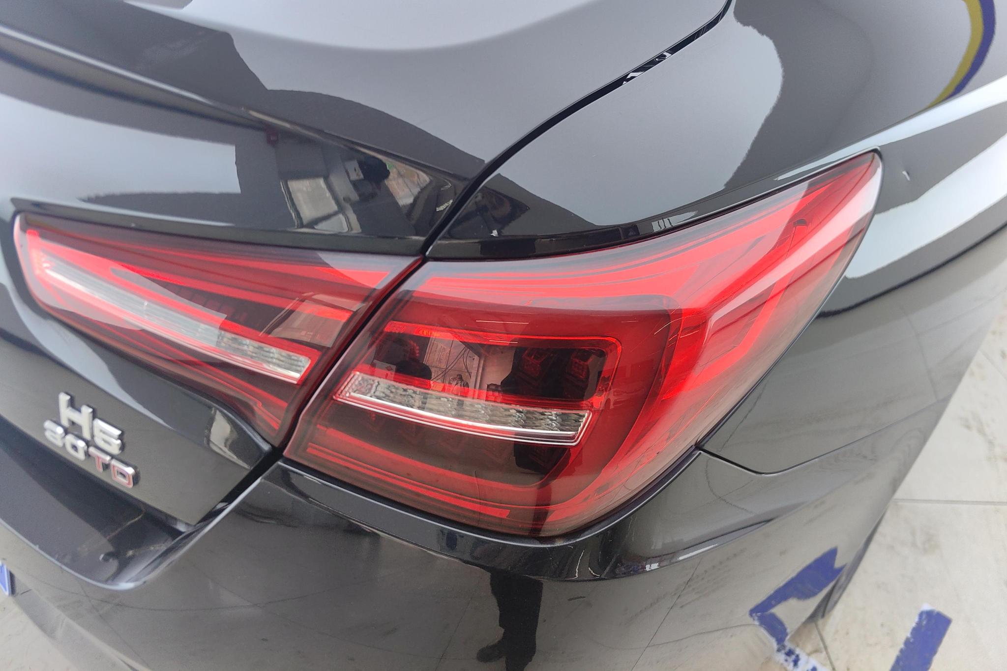 Hongqi H5 2022 1.8T AT