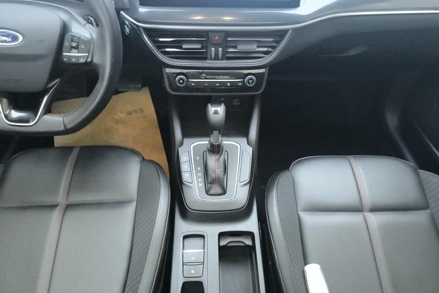 Ford Focus 2022 Eco Boost 180 ATST Line — фото 10