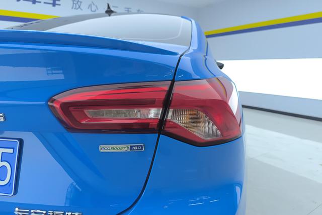 Ford Focus 2022 Eco Boost 180 ATST Line — фото 6