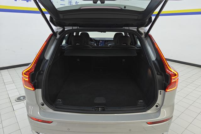 Volvo XC60 2024 B 5 4 WD — фото 17