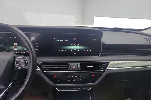 Hongqi HS5 2019 2.0 T 4 WD — фото 11