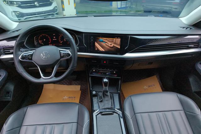 Volkswagen Passat 2023 330 TSI — фото 11