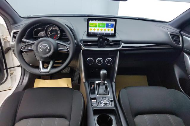 Mazda CX-4 2018 2.0 L AT 2 WD V — фото 12