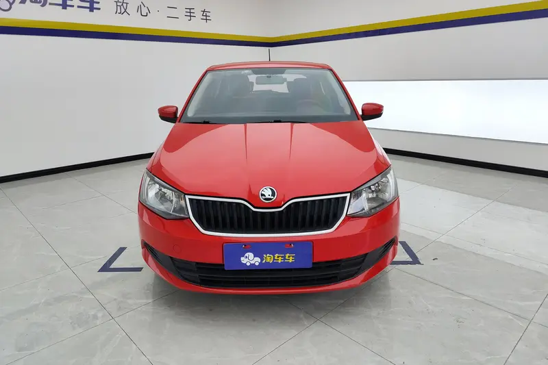 Skoda Fabia 1.4 L AT — фото 2