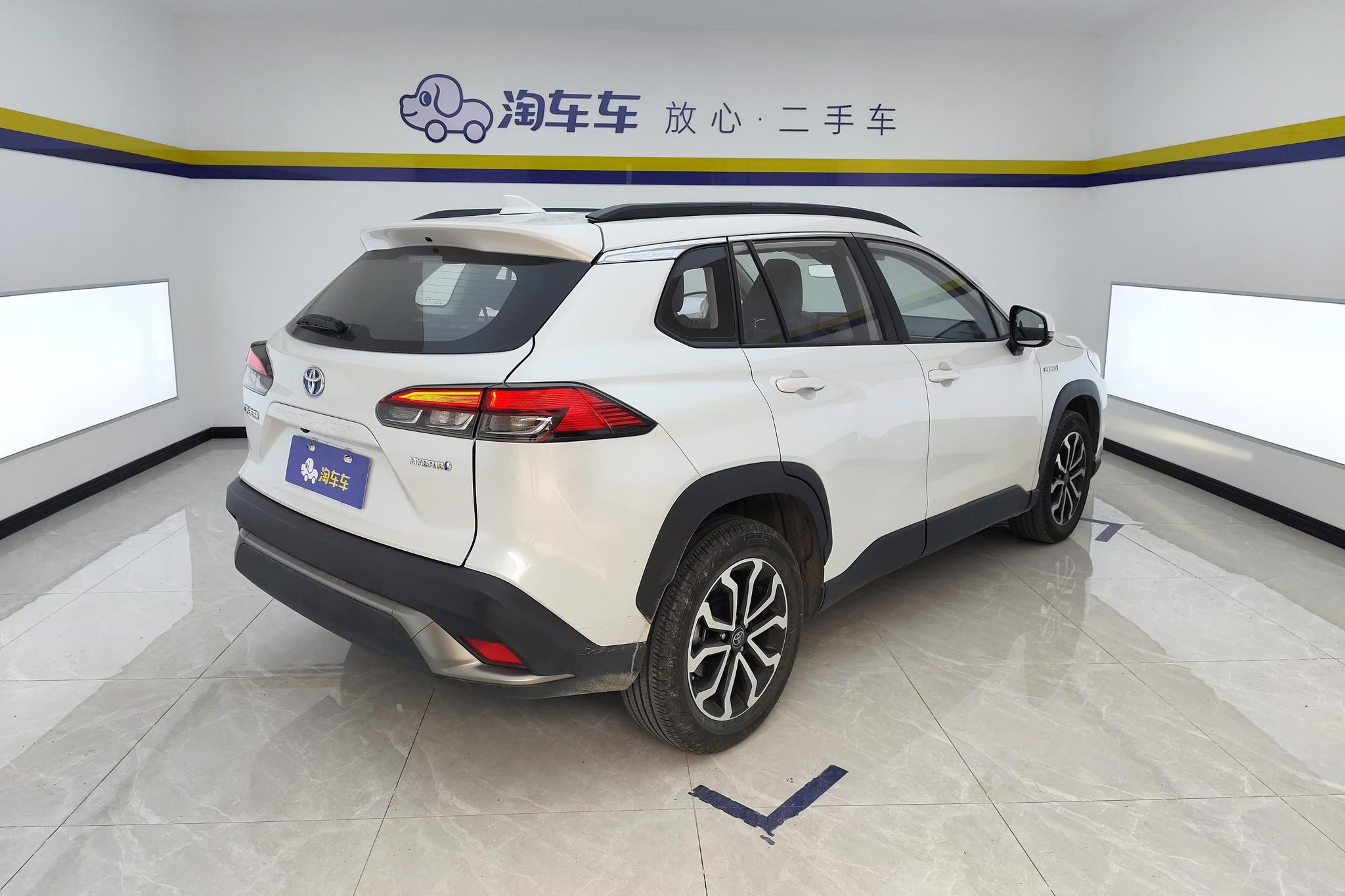 Toyota Frontlander 2023 2.0L Luxury