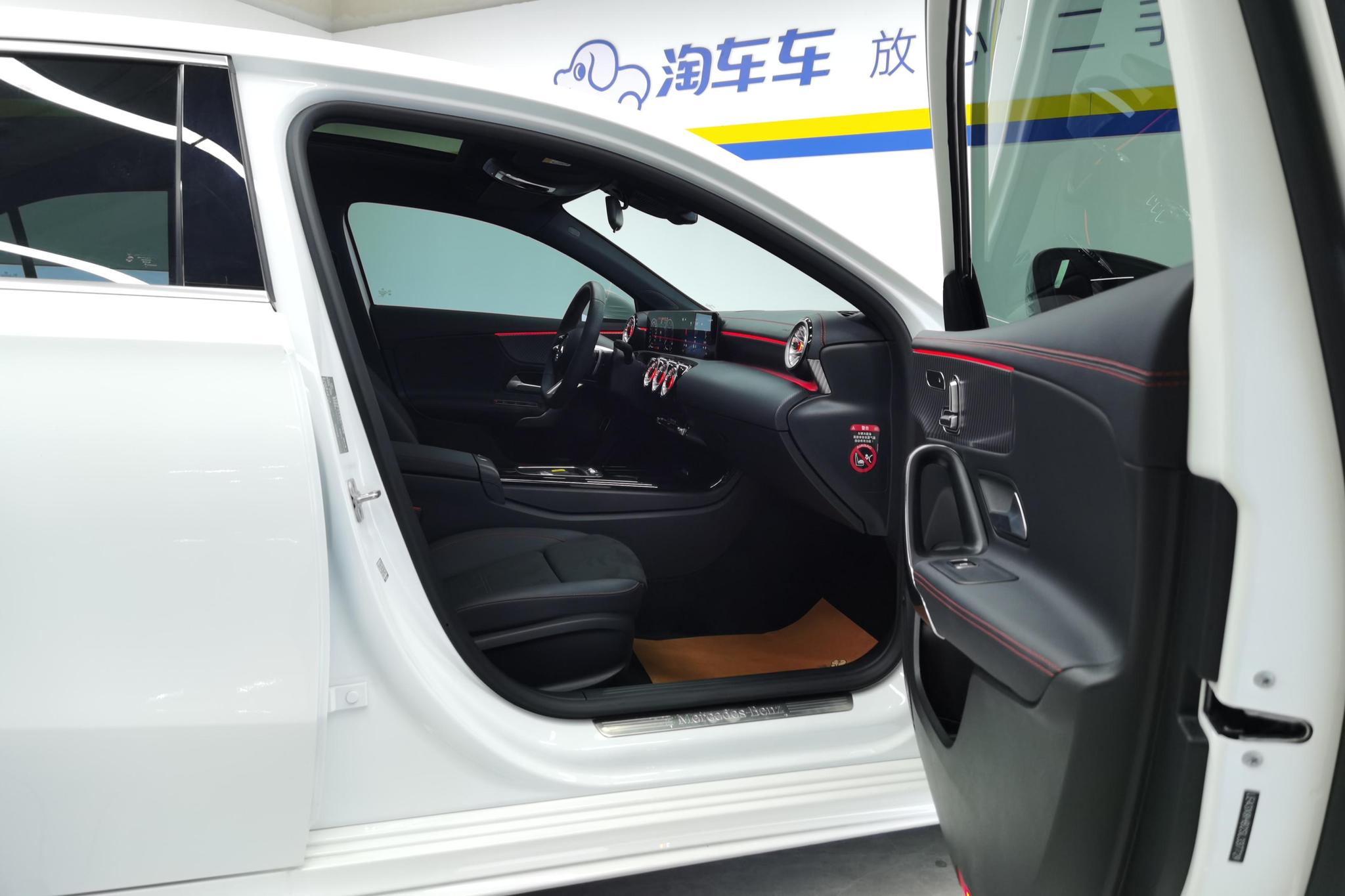 Mercedes-Benz A-Class A 2024 A 200 L Fashion