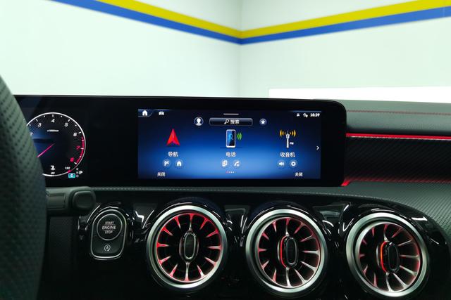 Mercedes-Benz A-Class 2024 A 200 L — фото 12