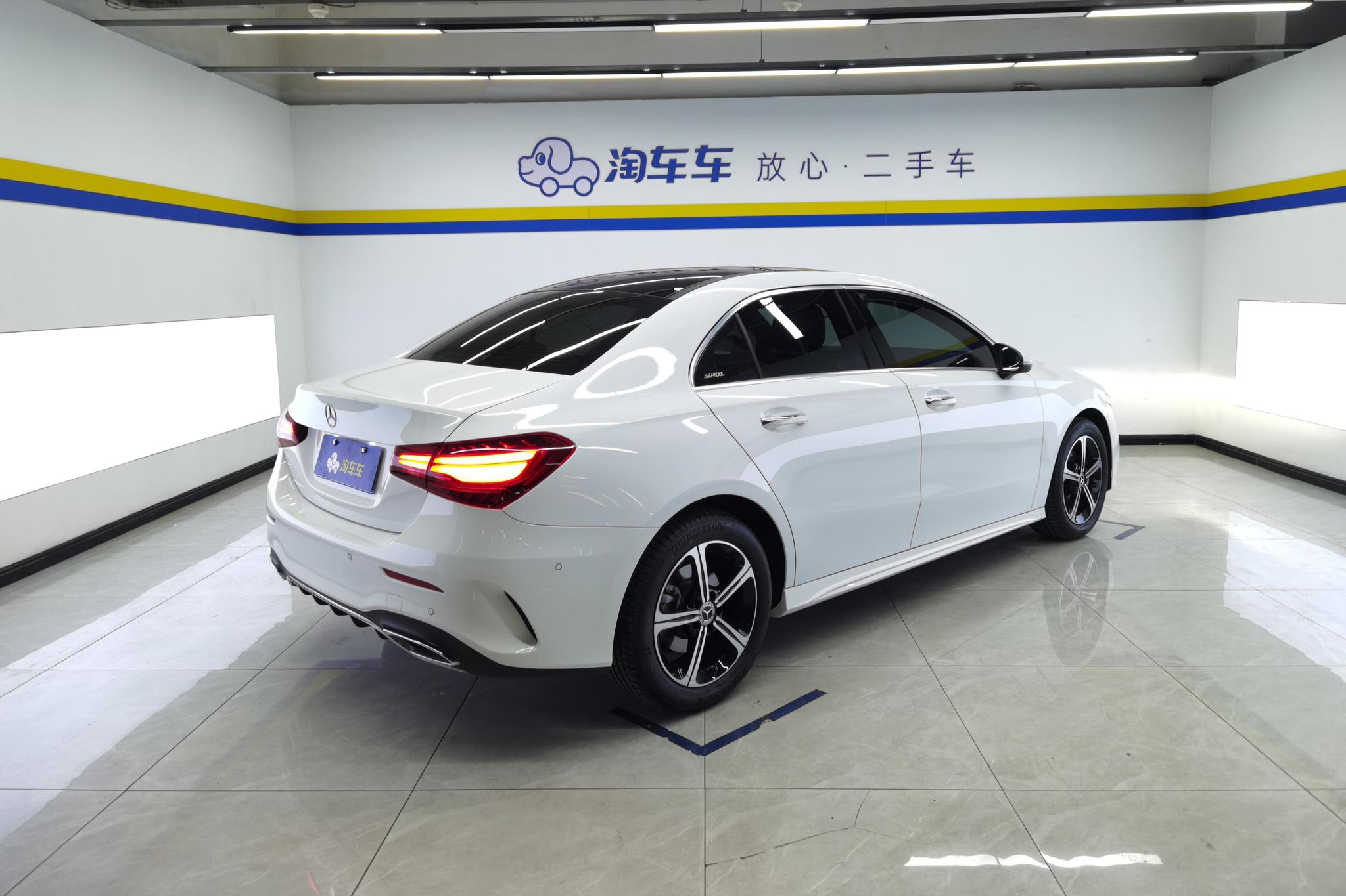 Mercedes-Benz A-Class A 2024 A 200 L Fashion