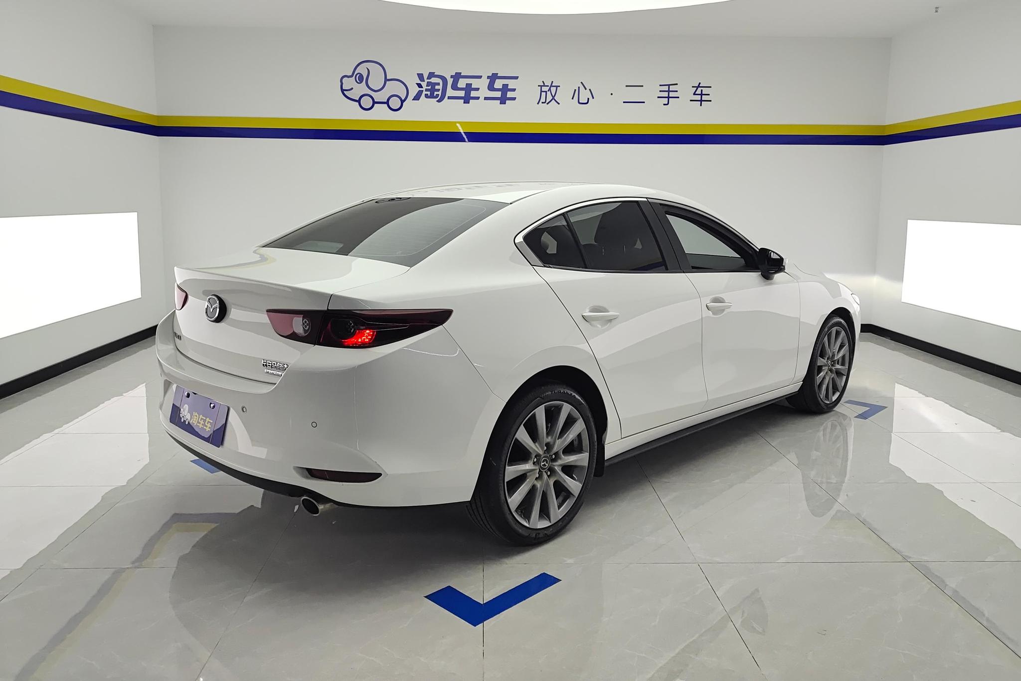 Mazda Mazda3 3 2023 2.0L AT
