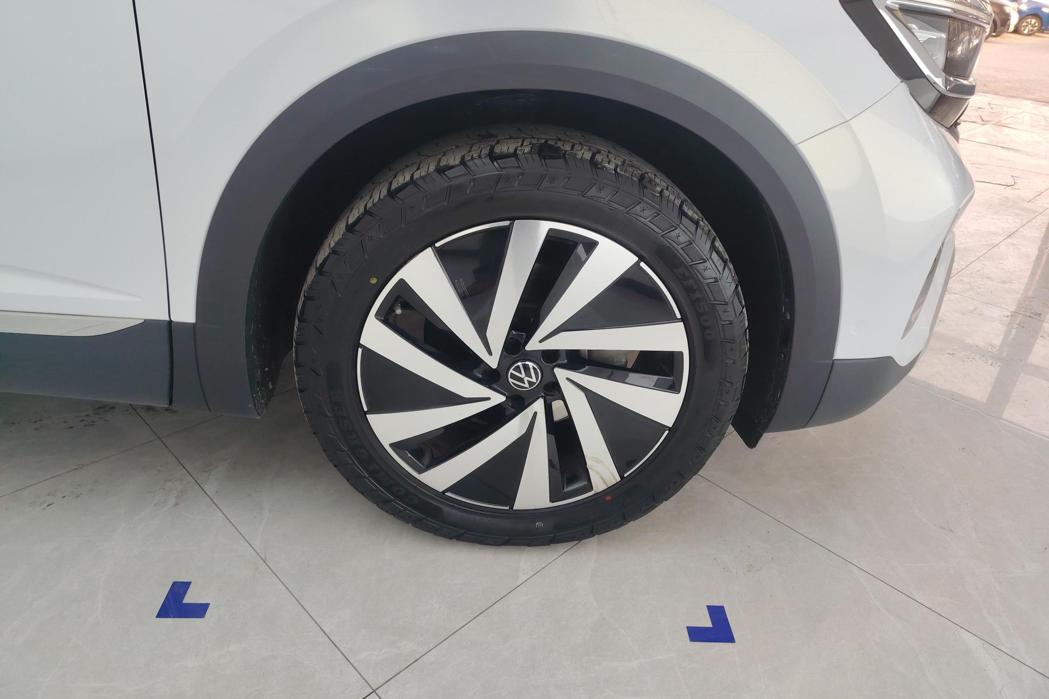 Volkswagen Viloran 2022 380TSI Luxury Pro 6 мест