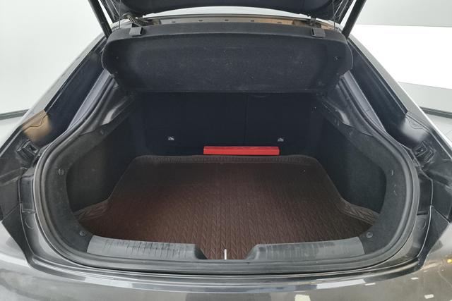 Changan UNI-V 2024 1.5 T Premium — фото 17