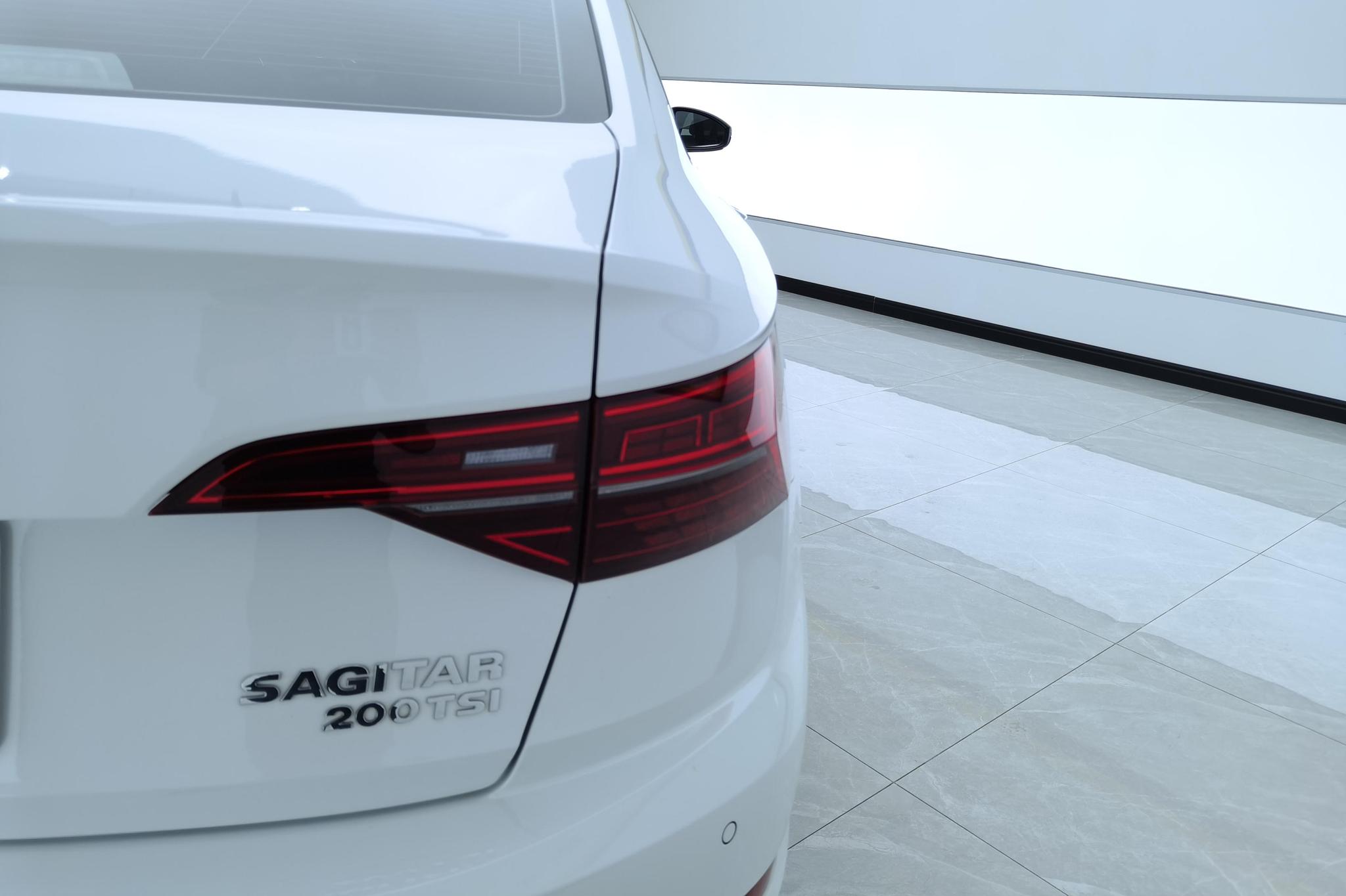 Volkswagen Sagitar 2022 200TSI DSG