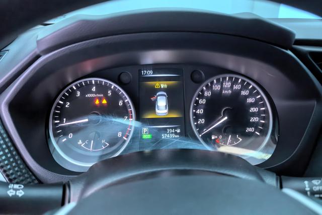 Nissan Bluebird 2020 1.6 L CVT VI — фото 14