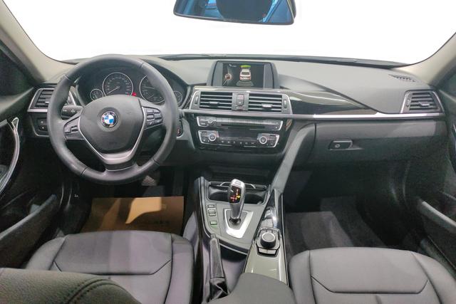 BMW 3 Series 2017 — фото 12