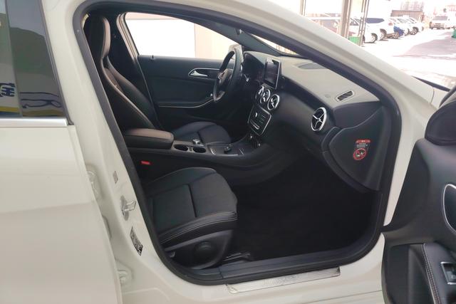 Mercedes-Benz A-Class 2016 A 180 — фото 8