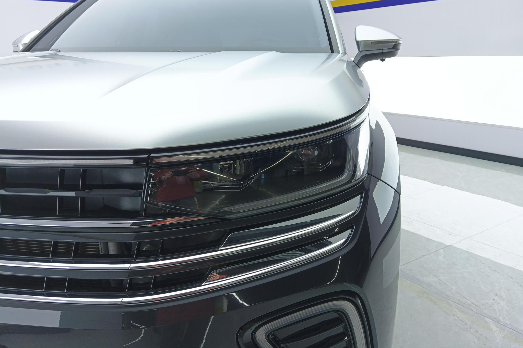 Volkswagen Tavendor 2023 330TSI Luxury