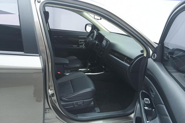 Mitsubishi Outlander 2019 2.0 L 2 WD 5 V — фото 11