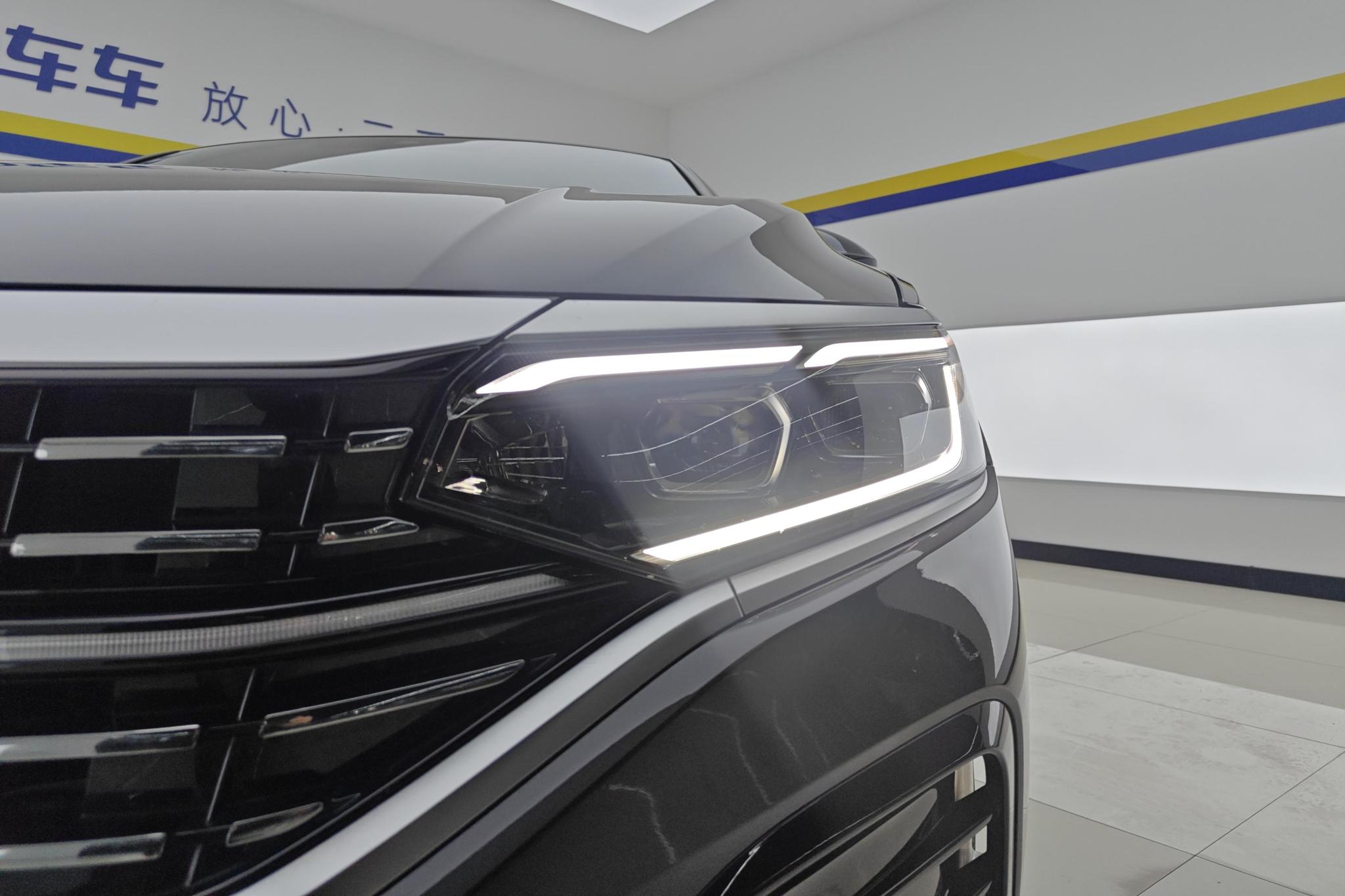 Volkswagen Passat 2024 380TSI Luxury