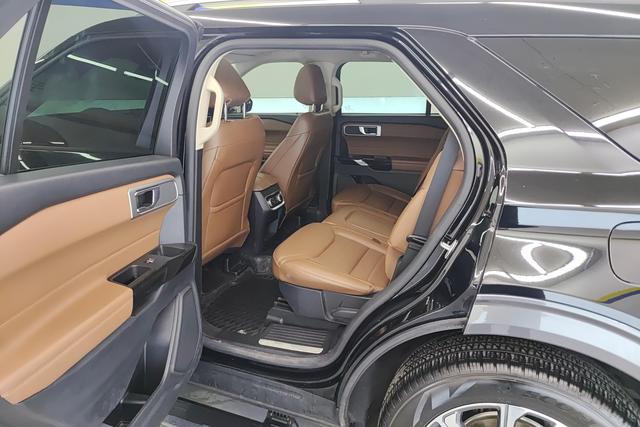 Ford Explorer 2023 Eco Boost 285 4 WD plus 7 — фото 15