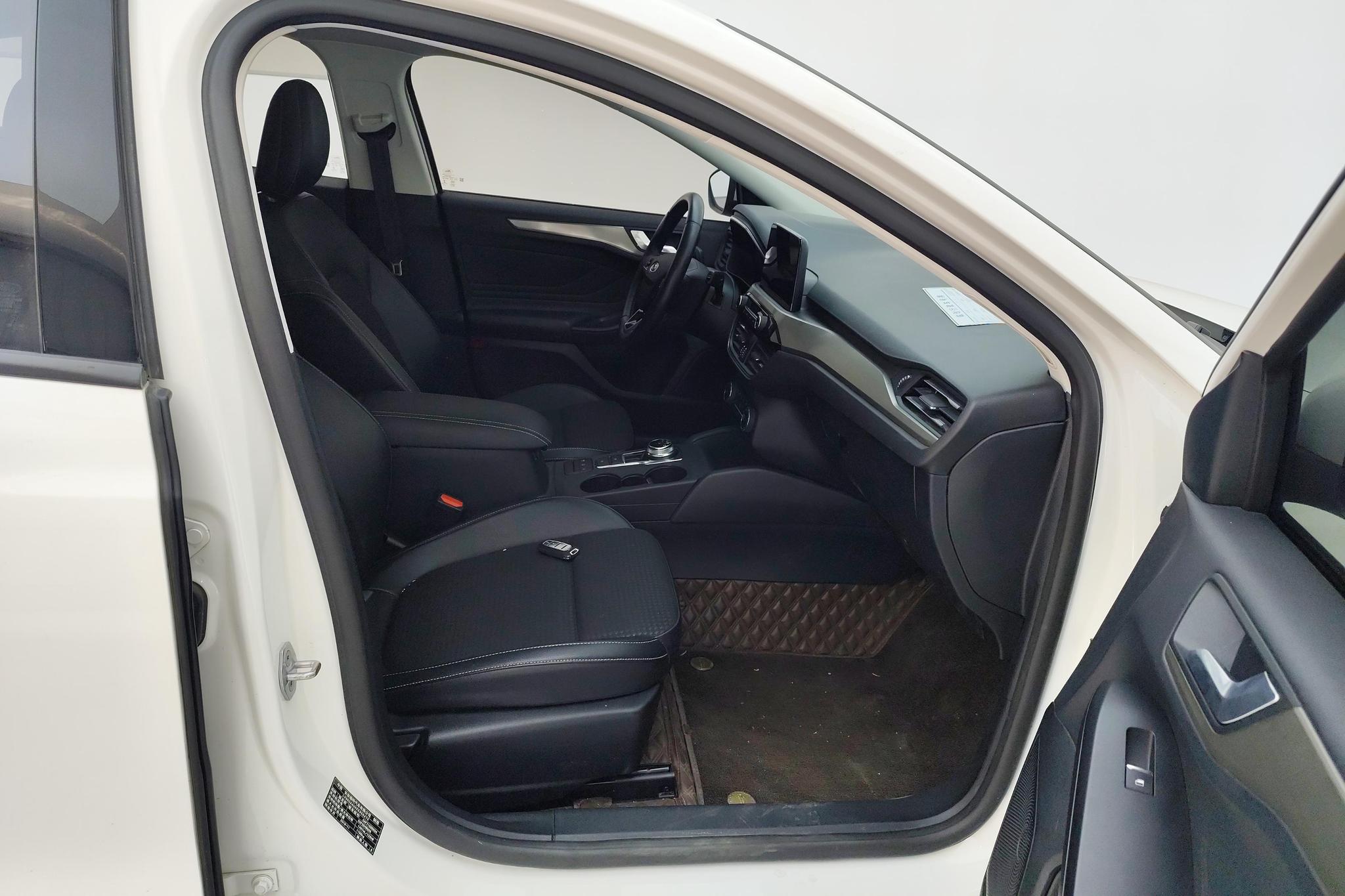 Ford Focus 2020 EcoBoost 180 AT