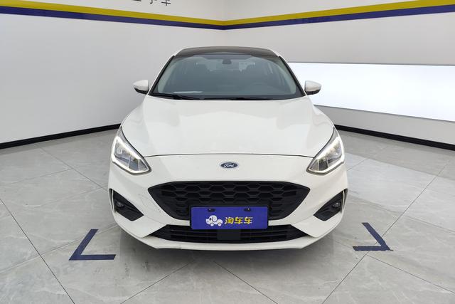 Ford Focus 2020 Eco Boost 180 AT — фото 2