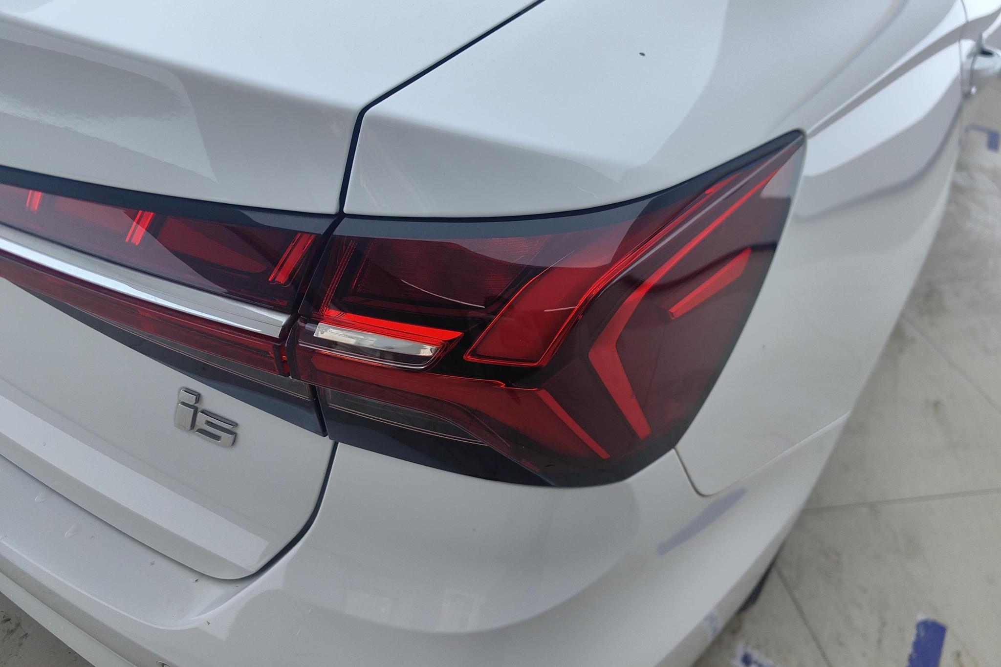 Roewe i5 2021 1.5L MT