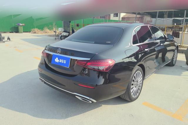 Mercedes-Benz E-Class 2022 E 300 L Luxury — фото 3