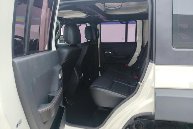 BAIC BJ40 2016 40 L 2.3 T AT 4 WD — фото 15