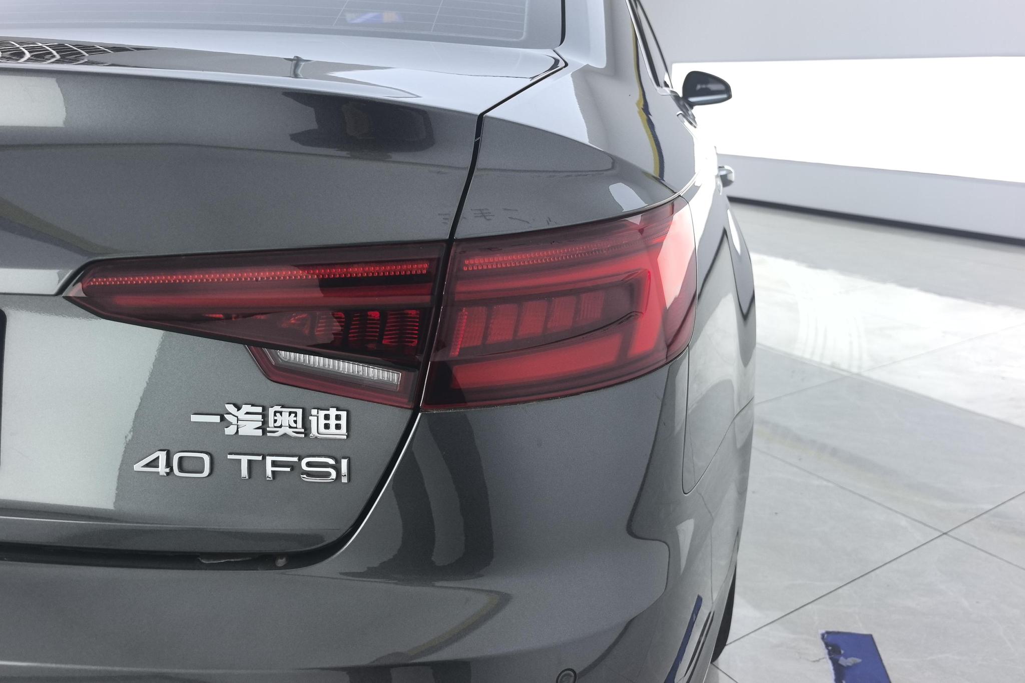 Audi A4L 2019 40 TFSI VI