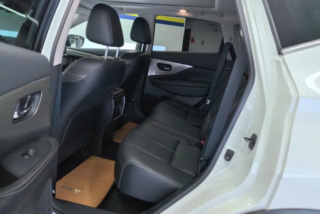 Nissan Loulan id 3855968 из Китая 15