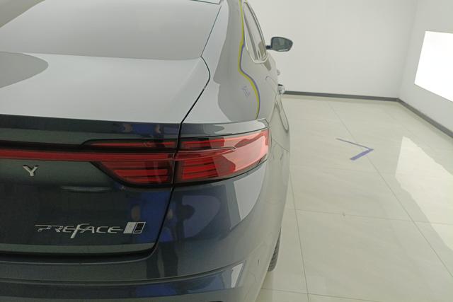 Geely Preface 2023 2.0 T Premium — фото 6