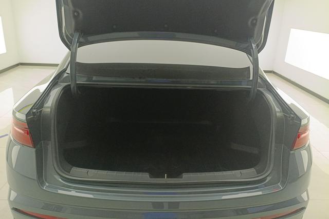 Geely Preface 2023 2.0 T Premium — фото 17