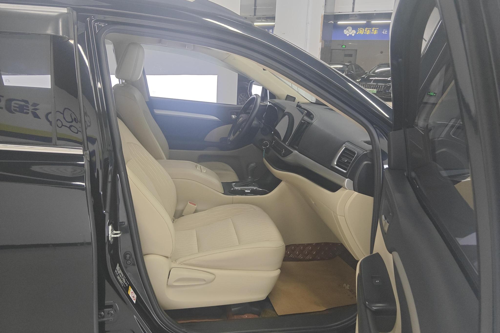 Toyota Highlander 2021 2.0T Elite 7 мест