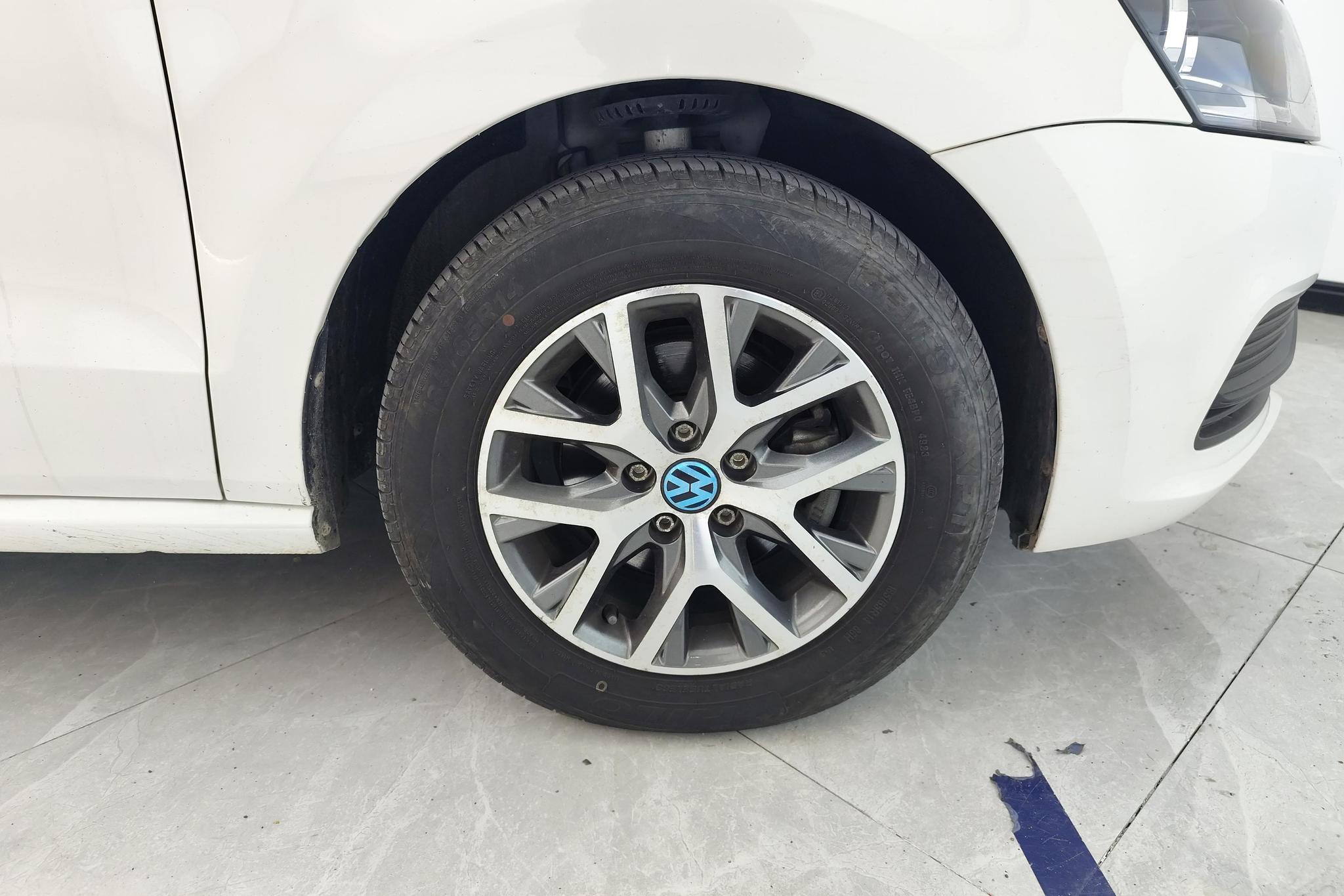 Volkswagen Polo 2016 1.4L MT