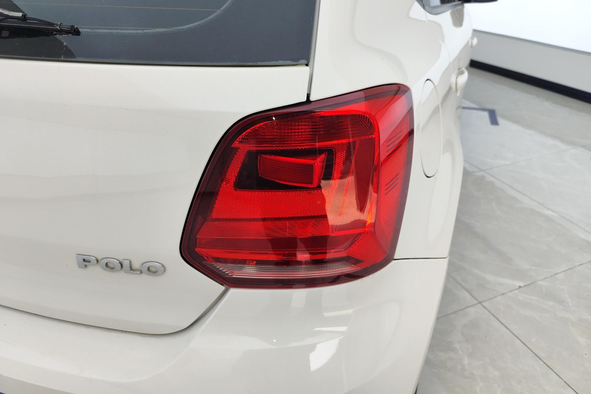 Volkswagen Polo 2016 1.4L MT