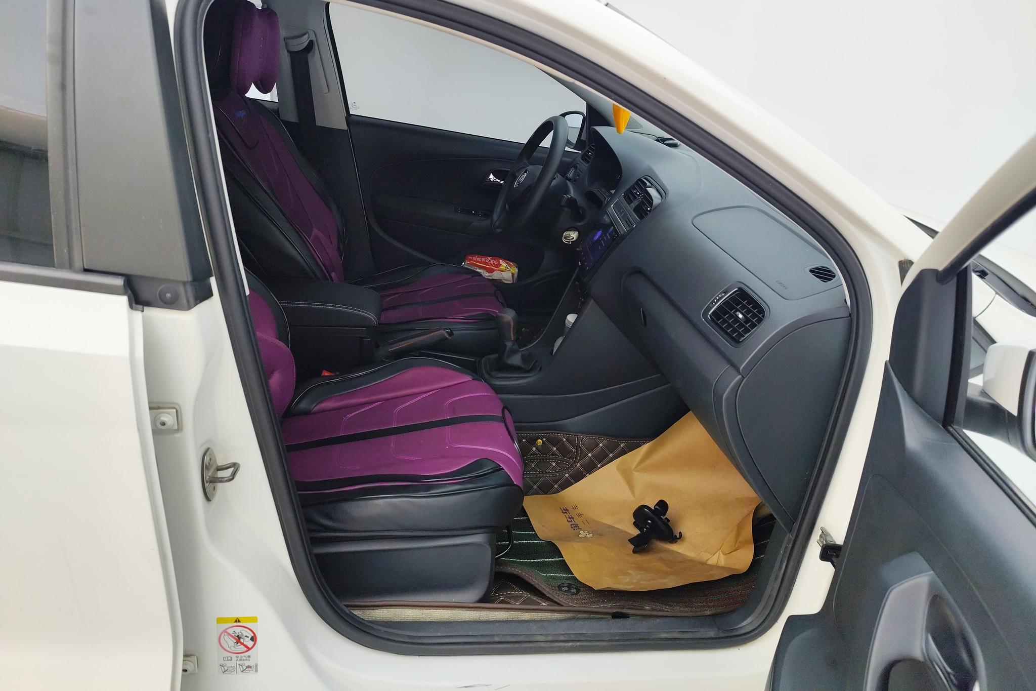 Volkswagen Polo 2016 1.4L MT