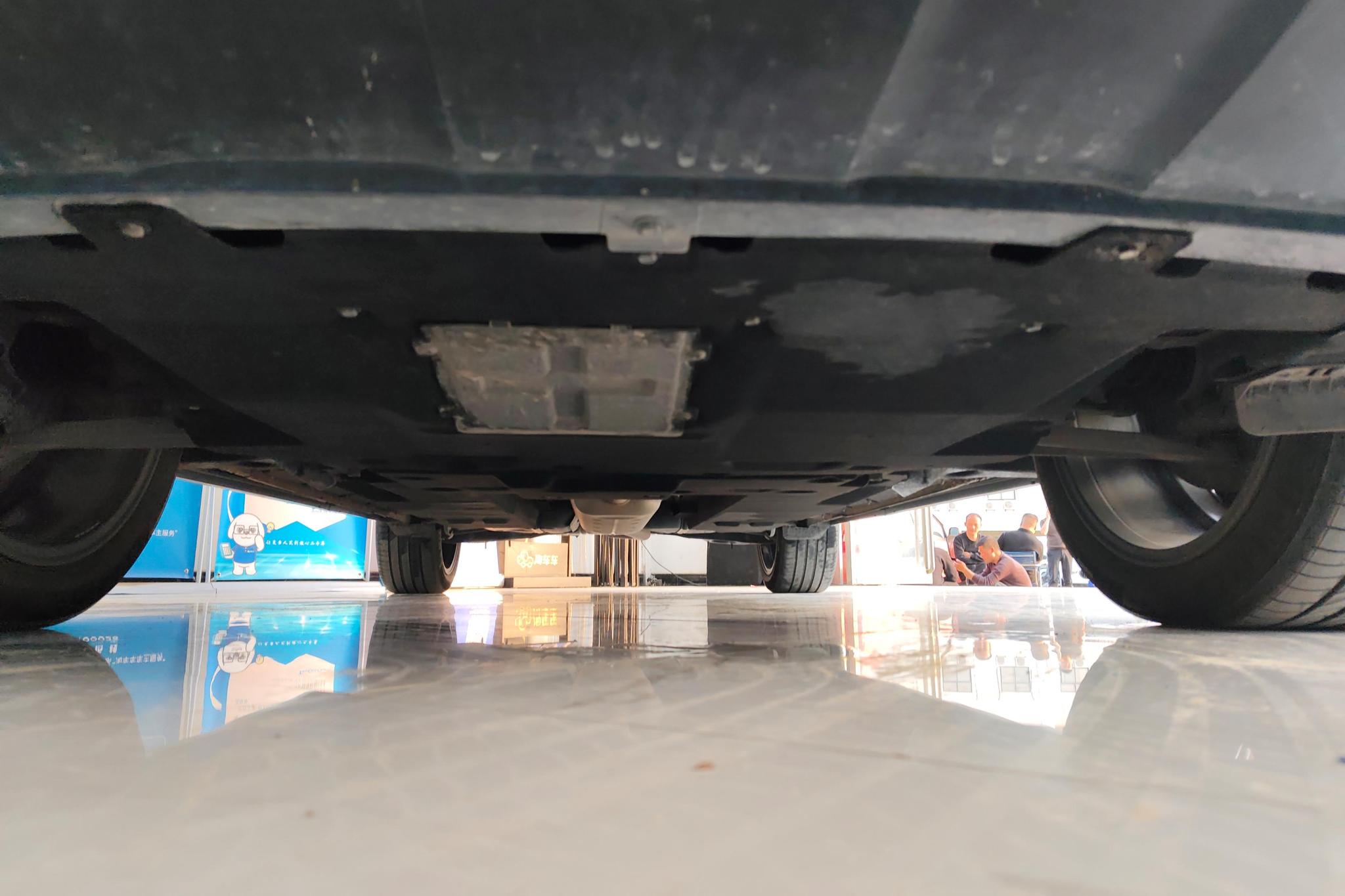Hongqi HS5 2023 2.0T Pro