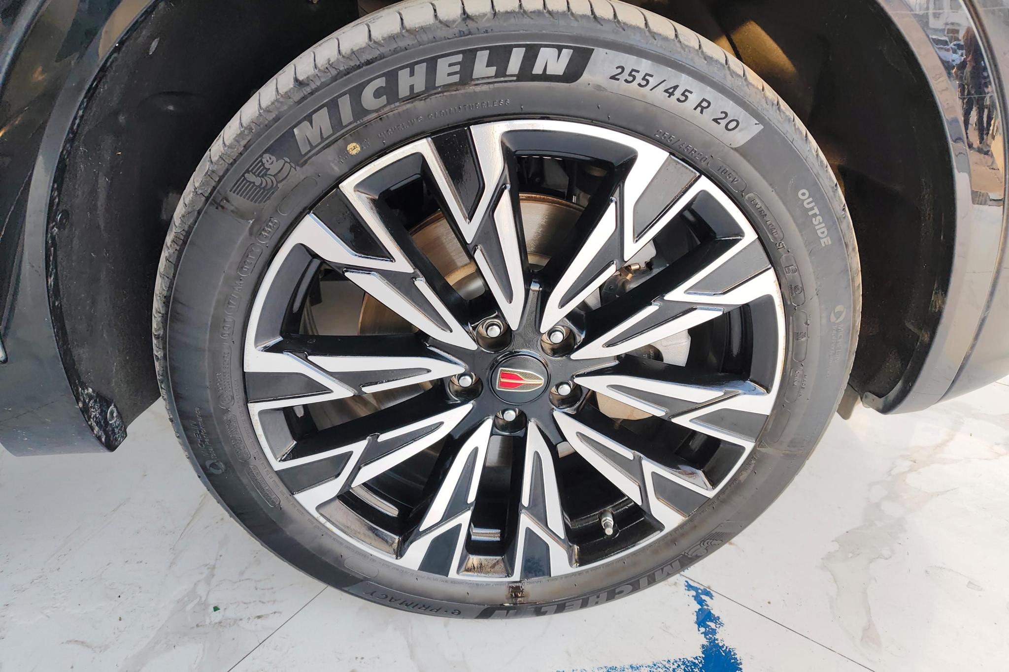 Hongqi HS5 2023 2.0T Pro