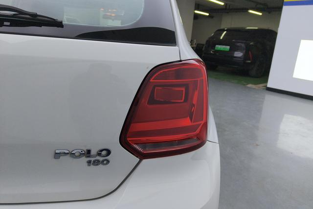 Volkswagen Polo 2016 1.6 L ATComfort — фото 5